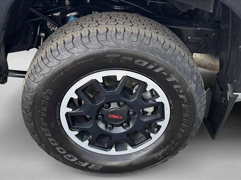 Used 2024 Toyota Tacoma TRD Off-Road image 9