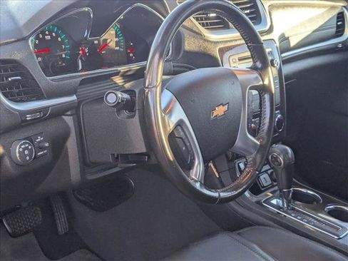 Used 2017 Chevrolet Traverse LT image 10