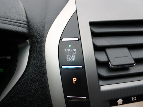 Used 2018 Lincoln MKZ Reserve FWD image 26
