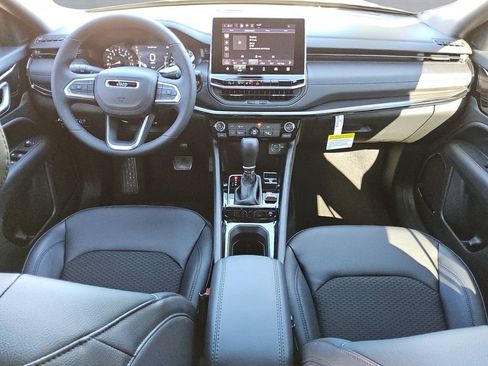 New 2026 Jeep Compass Latitude image 10