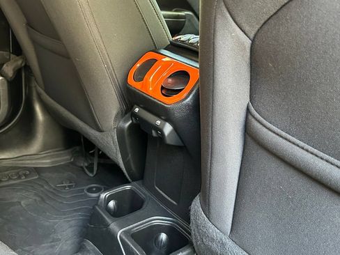 Used 2022 Jeep Wrangler Unlimited Sport AWD/4WD image 38