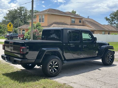 Used 2021 Jeep Gladiator Overland AWD/4WD image 7