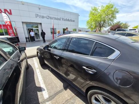 Used 2021 MAZDA MAZDA3 s image 39