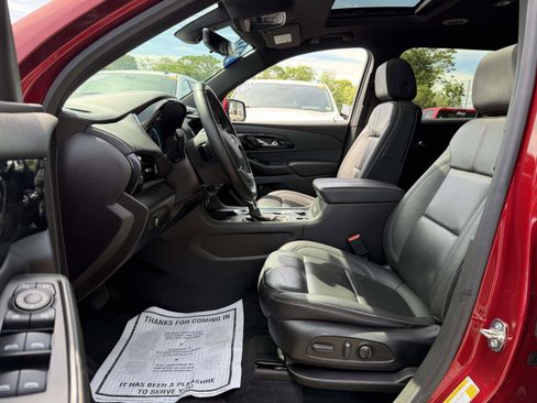 Used 2023 Chevrolet Traverse RS AWD/4WD image 8