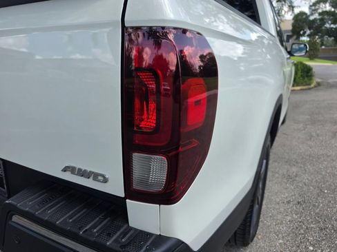 Used 2017 Honda Ridgeline RTL-E image 11