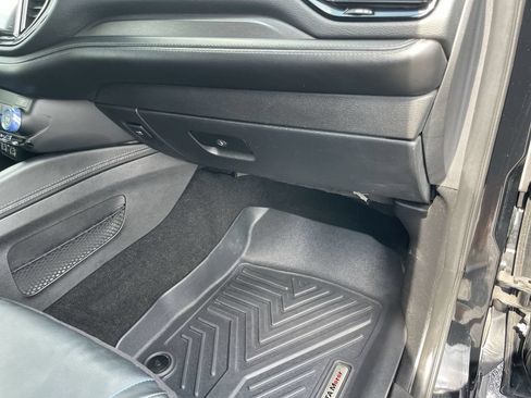 Used 2021 Dodge Durango SXT AWD/4WD image 32