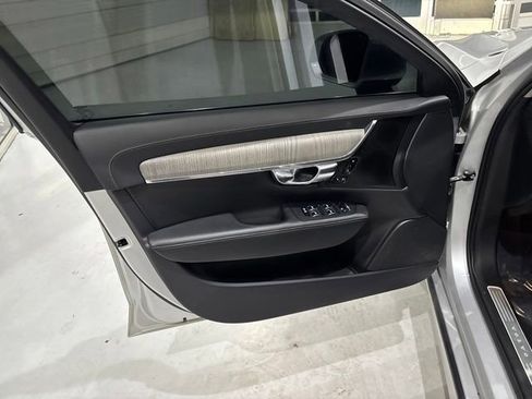 Used 2022 Volvo S90 B6 Inscription w/ Advanced Package image 11