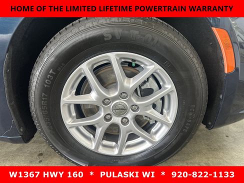 Used 2023 Chrysler Pacifica Touring-L FWD image 2