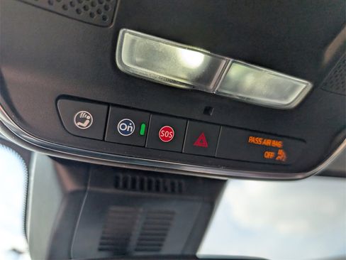 Used 2025 Chevrolet Equinox RS image 12