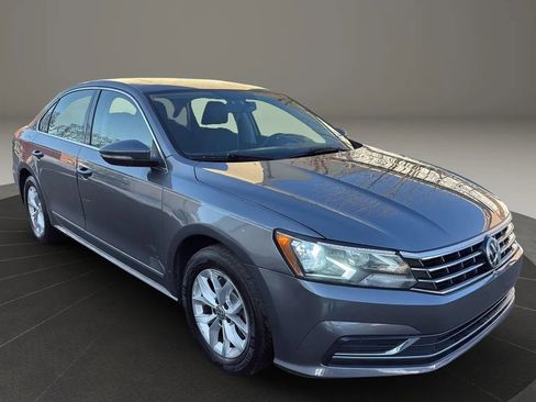 Used 2016 Volkswagen Passat 1.8T S image 3