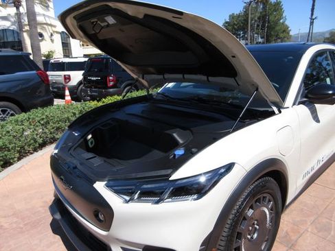 Certified 2025 Ford Mustang Mach-E GT image 27