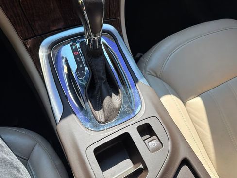 Used 2012 Buick Regal Leather FWD image 21