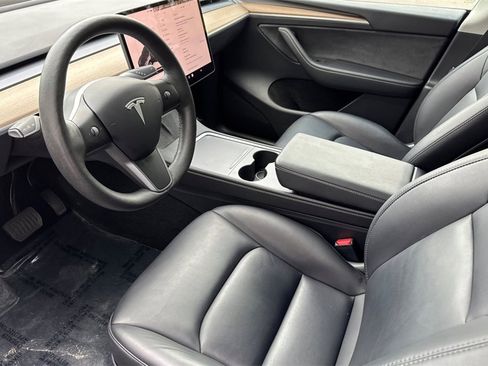 Used 2023 Tesla Model Y Long Range image 10