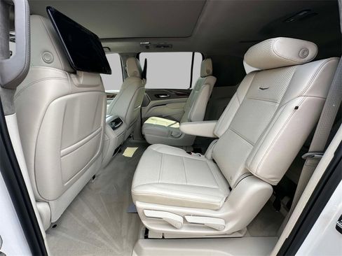 Certified 2024 Cadillac Escalade ESV Sport Platinum w/ LPO, ONYX Package image 20