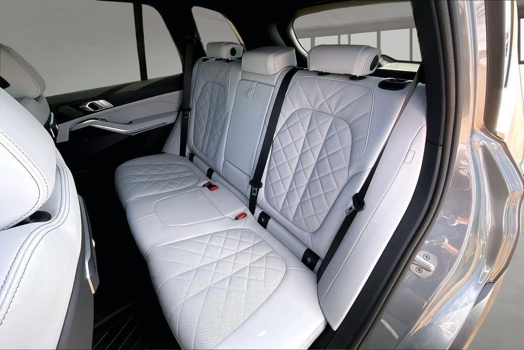 Used 2026 BMW X5 sDrive40i w/ Premium Package RWD image 26