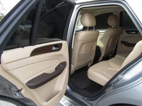 Used 2016 Mercedes-Benz GLE 350 w/ Premium Package image 19