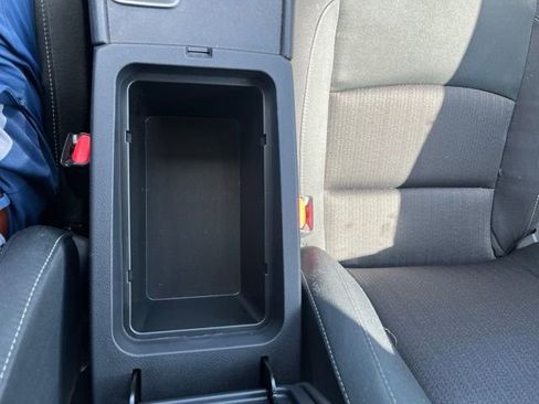 Used 2025 Nissan Altima 2.5 SV FWD image 29