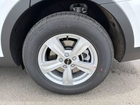New 2026 Kia Sorento LX FWD image 25