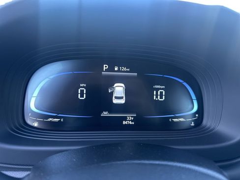 Used 2025 Hyundai Venue Limited image 15