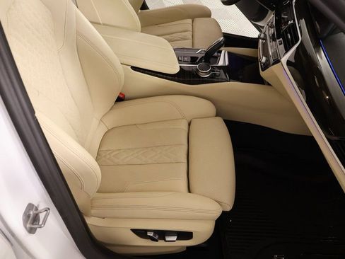 Used 2023 BMW 530i xDrive w/ Convenience Package image 15