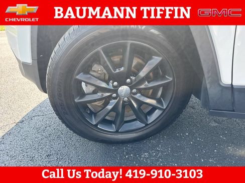 Used 2014 Jeep Cherokee Latitude AWD/4WD image 29