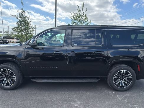 New 2026 Jeep Grand Wagoneer L 2WD image 8