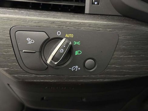 Used 2020 Audi A4 2.0T Premium image 20