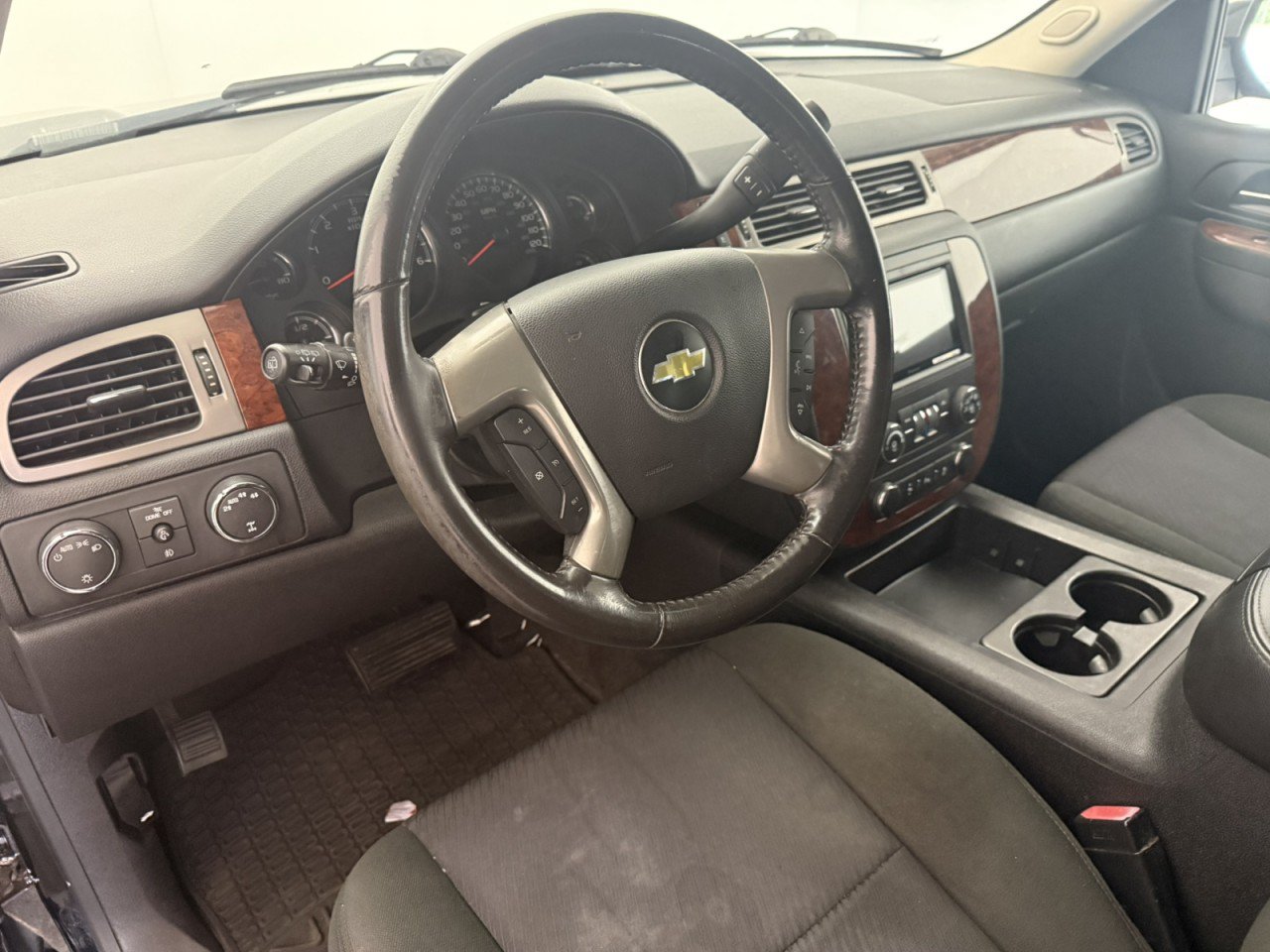 Used 2012 Chevrolet Suburban LS w/ All-Star Edition AWD/4WD image 18