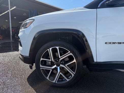 Used 2025 Jeep Compass Limited w/ Elite Group AWD/4WD image 10