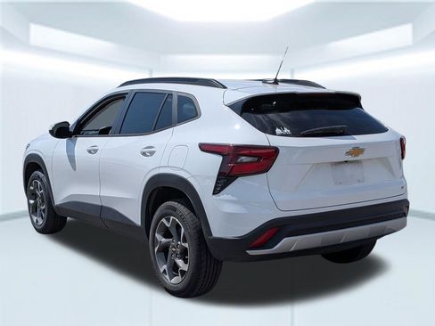 Used 2024 Chevrolet Trax LT w/ Driver Confidence Package image 4