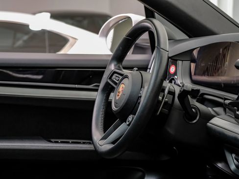Used 2024 Porsche Cayenne Coupe AWD/4WD image 18