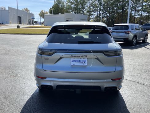 Used 2021 Porsche Cayenne GTS image 9