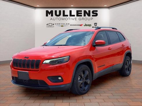 Used 2021 Jeep Cherokee Latitude Plus FWD image 1