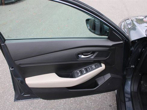 Used 2023 Honda Accord EX image 11