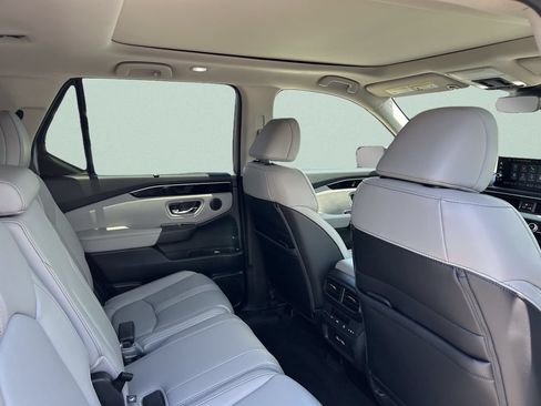 Used 2023 Honda Pilot Touring image 20