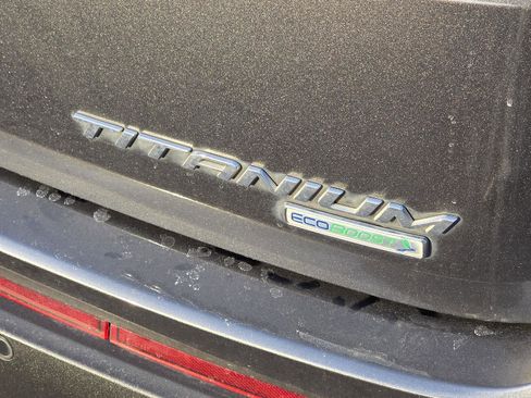 Used 2018 Ford Edge Titanium w/ Technology Package image 43