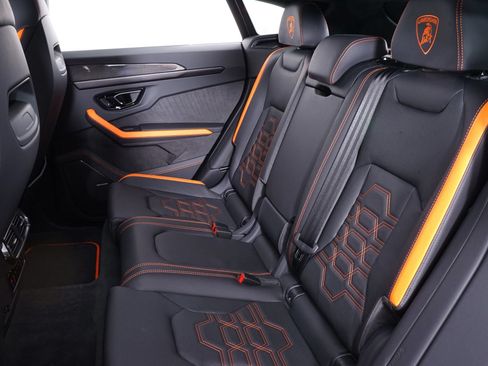 Used 2025 Lamborghini Urus Performante AWD/4WD image 26