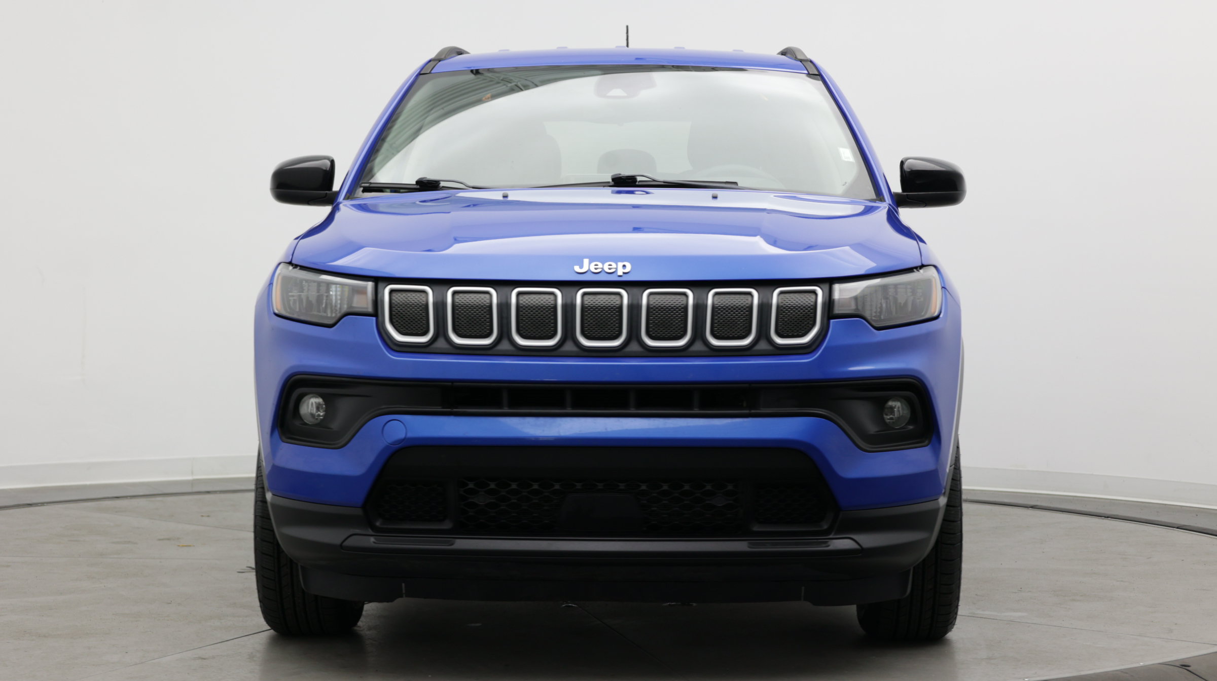 Used 2022 Jeep Compass Latitude AWD/4WD image 2