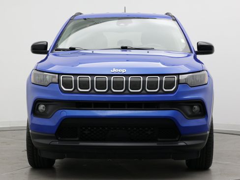 Used 2022 Jeep Compass Latitude AWD/4WD image 2
