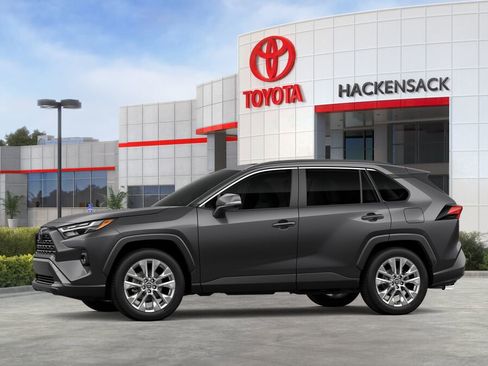 Used 2025 Toyota RAV4 XLE Premium image 3
