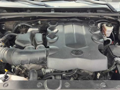 Used 2021 Toyota 4Runner SR5 Premium w/ Moonroof Package RWD image 34