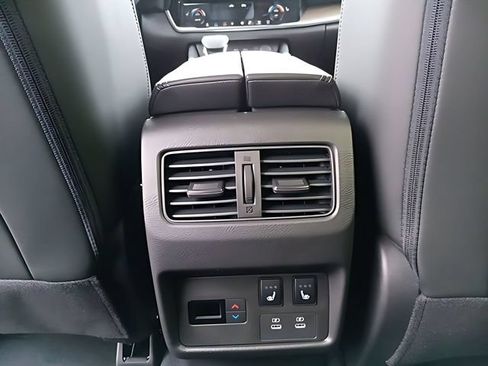 New 2026 Nissan Rogue Platinum w/ Platinum Premium Package AWD/4WD image 30