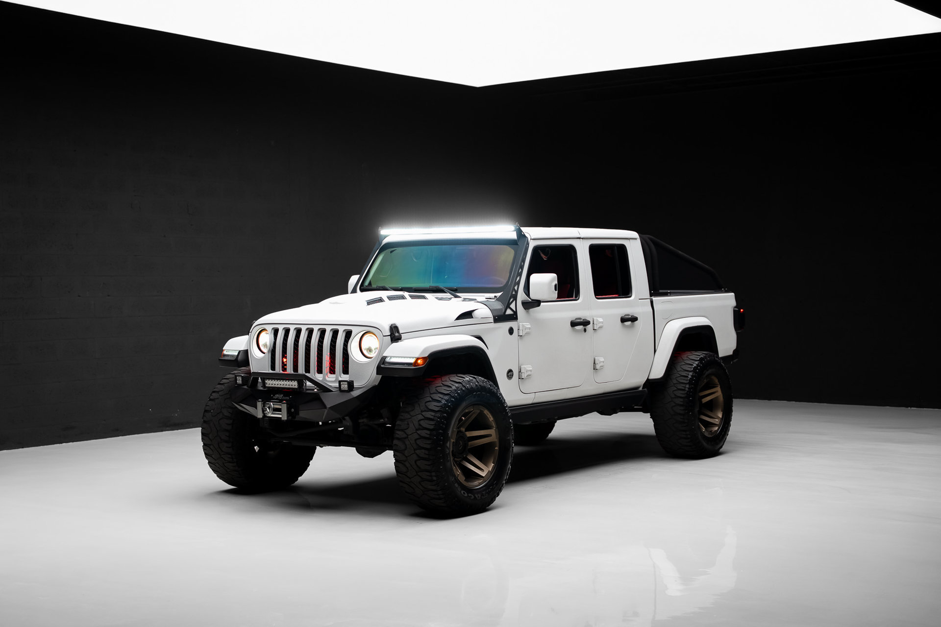 Used 2021 Jeep Gladiator Overland AWD/4WD image 4