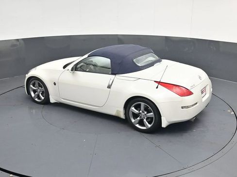 Used 2006 Nissan 350Z Touring image 34
