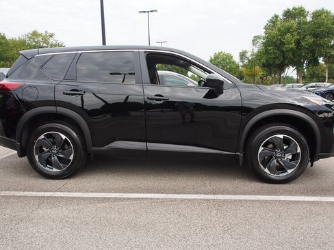 Used 2026 Nissan Rogue SV AWD/4WD image 8