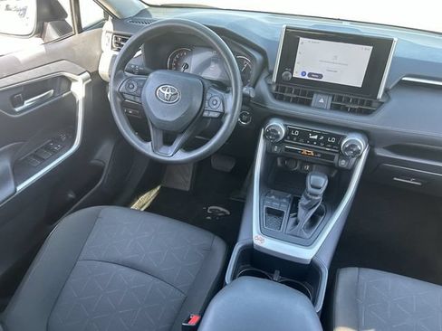 Used 2025 Toyota RAV4 XLE FWD image 15