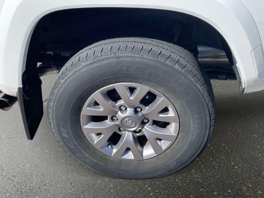 Used 2018 Toyota Tacoma SR5 RWD image 7