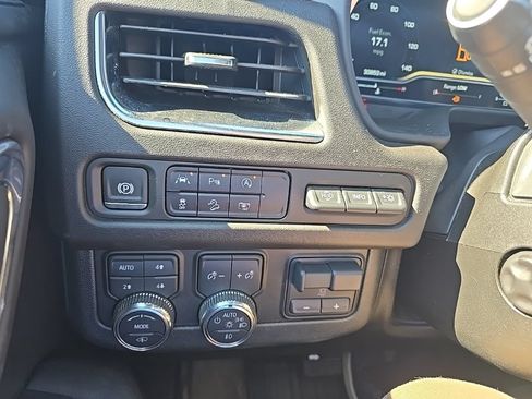 Used 2024 GMC Yukon XL AT4 w/ AT4 Premium Plus Package AWD/4WD image 26