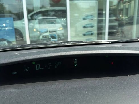 Used 2015 Toyota Prius Two FWD image 3