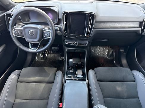 Used 2023 Volvo XC40 Recharge Ultimate AWD/4WD image 14